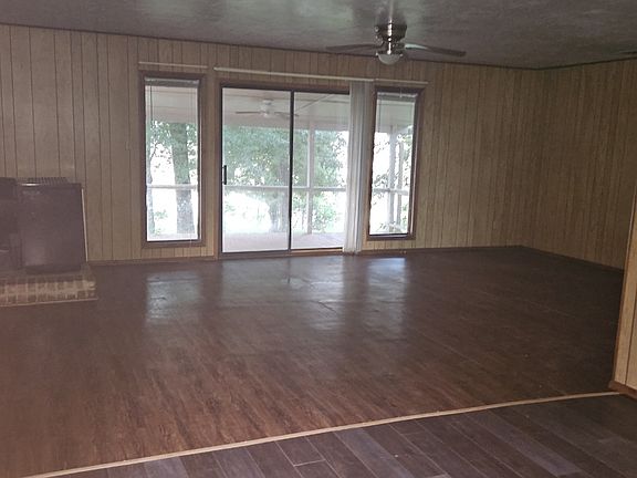 5th image of 400 Lake Dr