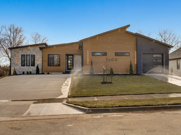 1600 E Cobblestone Drive, Ozark, MO 65721