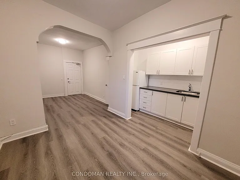 133 John St S #2 — Photo 4