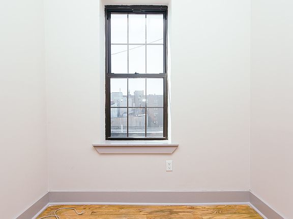 5th image of 292 Bedford Ave APT 16