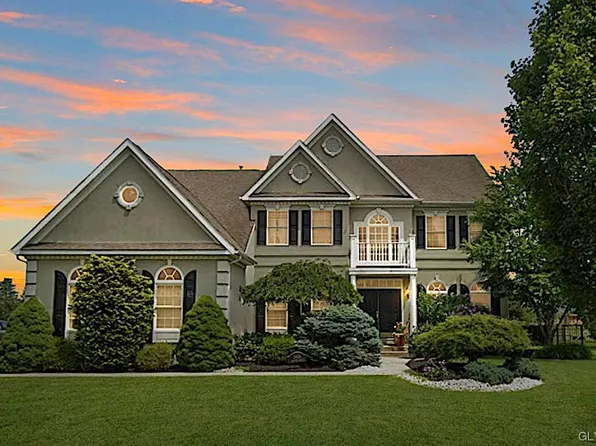 3406 Courtney Dr, Center Valley, PA 18034