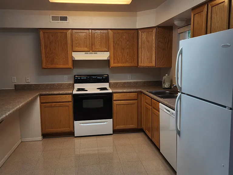 101 W Cedar Ave #2 — Photo 9
