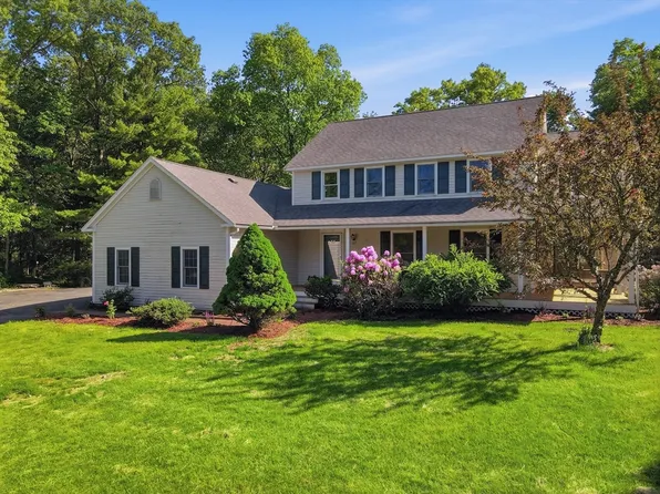 27 Greentree Ln, Newbury, MA 01922