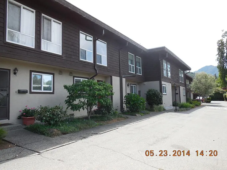 Pixley Ave — Photo 7