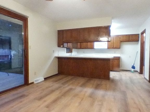 2nd image of 1604 22nd St