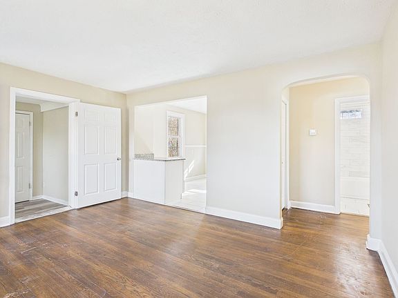 5th image of 4611 Eastover Ave