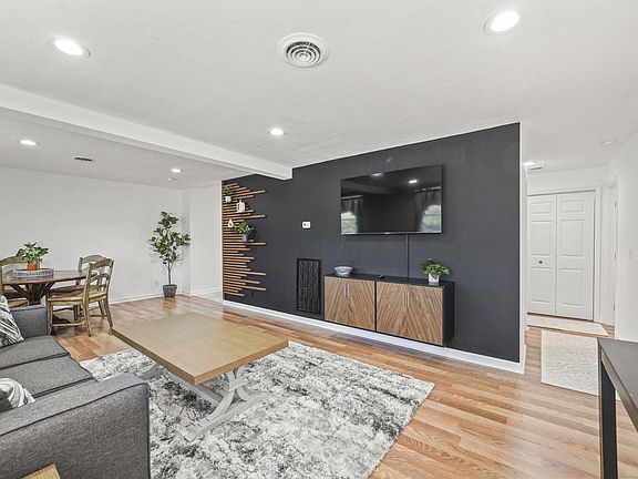 4th image of 217 Creedle Dr