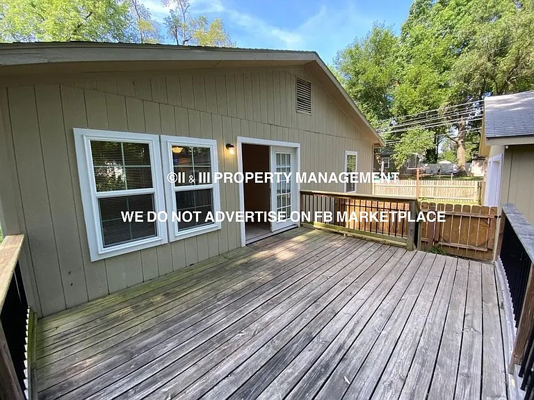 512 W 86th St — Photo 33