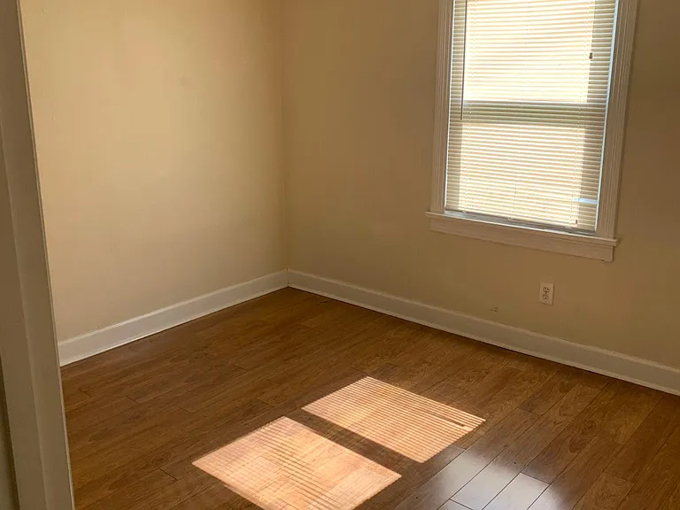 817 Douglas Ave — Photo 10