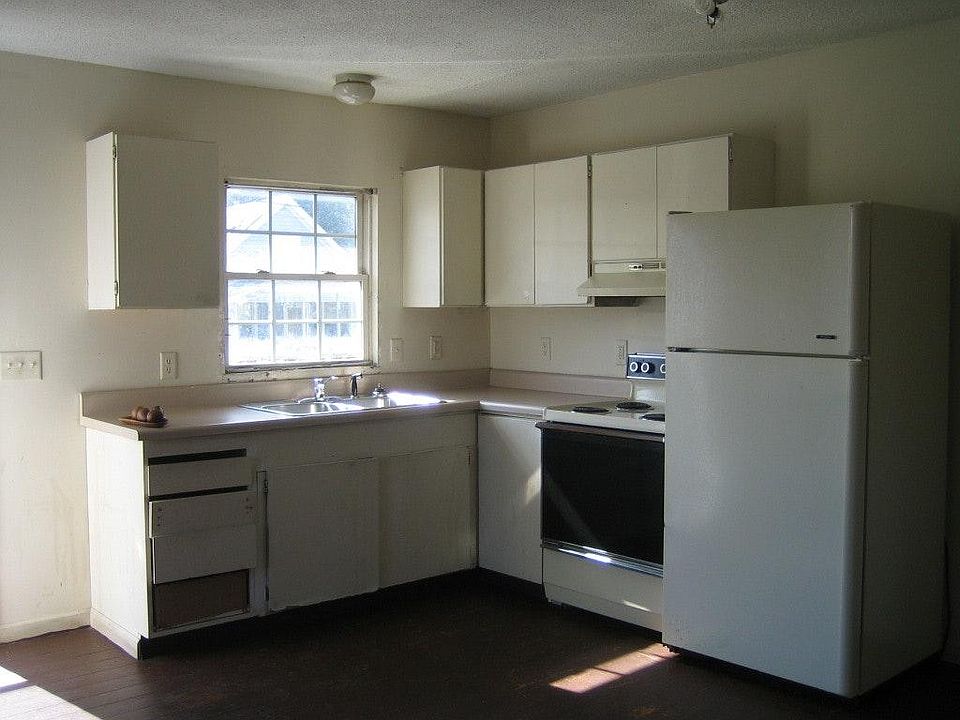 2nd image of 1001 Dawson St APT B