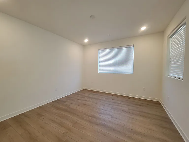 4310 Marigold Ln — Photo 6