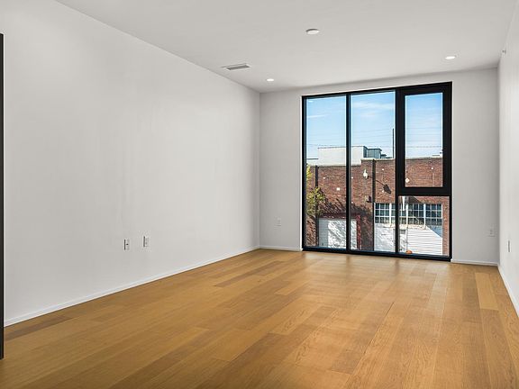5th image of 2323 2nd Ave S #2A