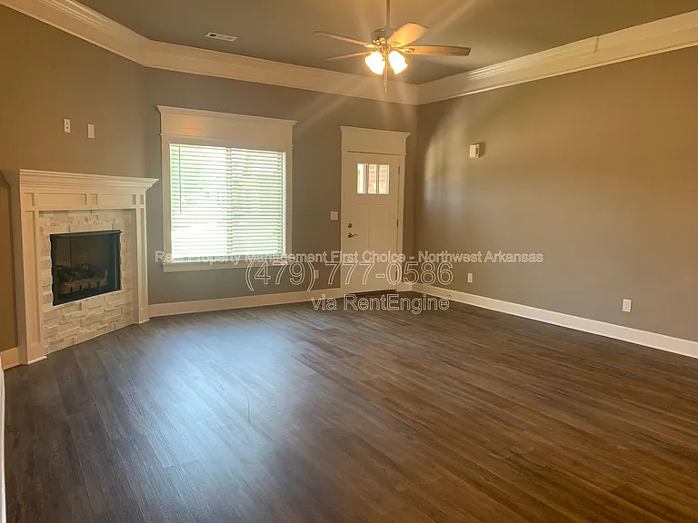 537 Buckboard Rd — Photo 3