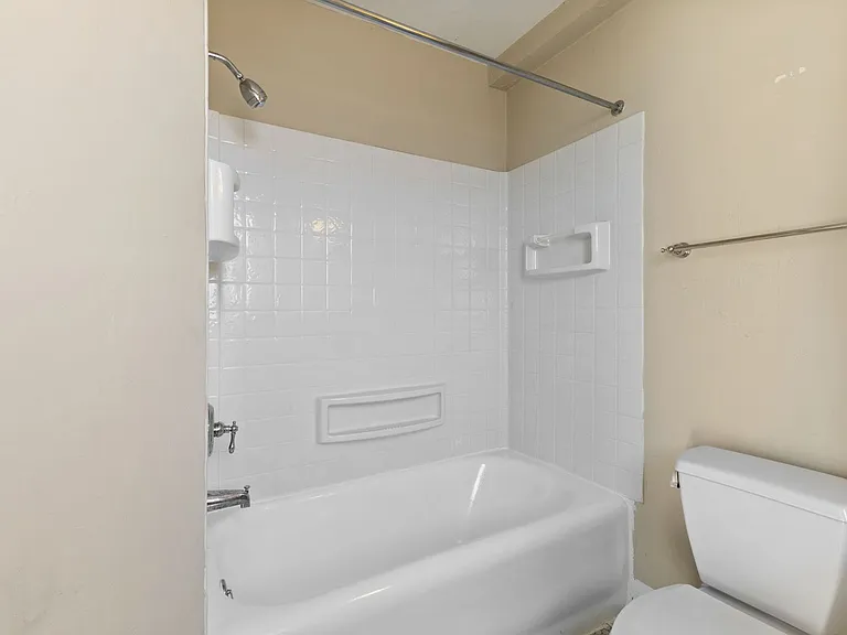 Penn Arts Apartments — Photo 24