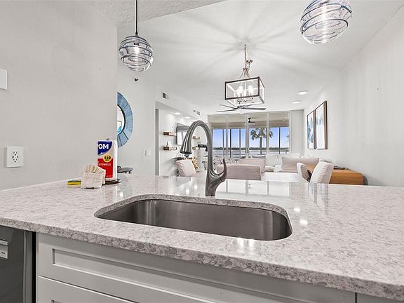5th image of 615 DREAM ISLAND PLACE #210