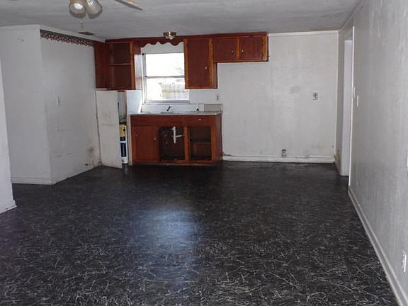 5th image of 631 Savannah Ave