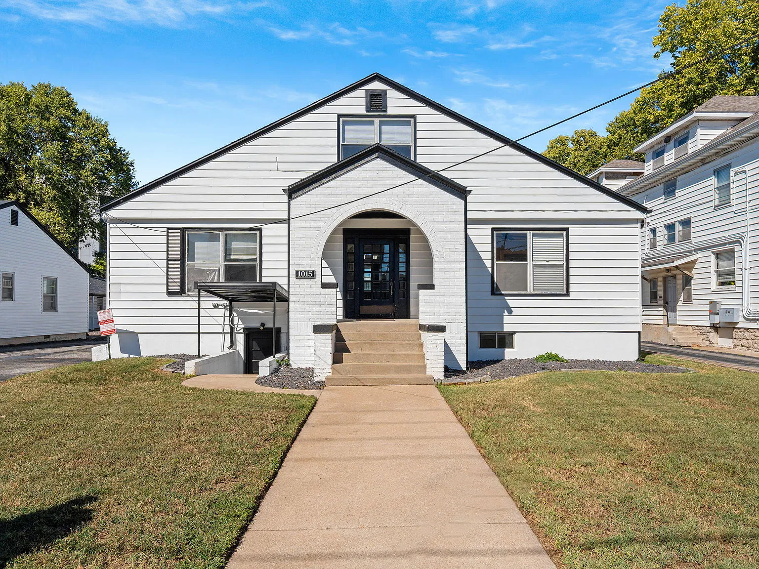 1 bed, 1.0 bath, 500 sqft, $899 — Photo 1