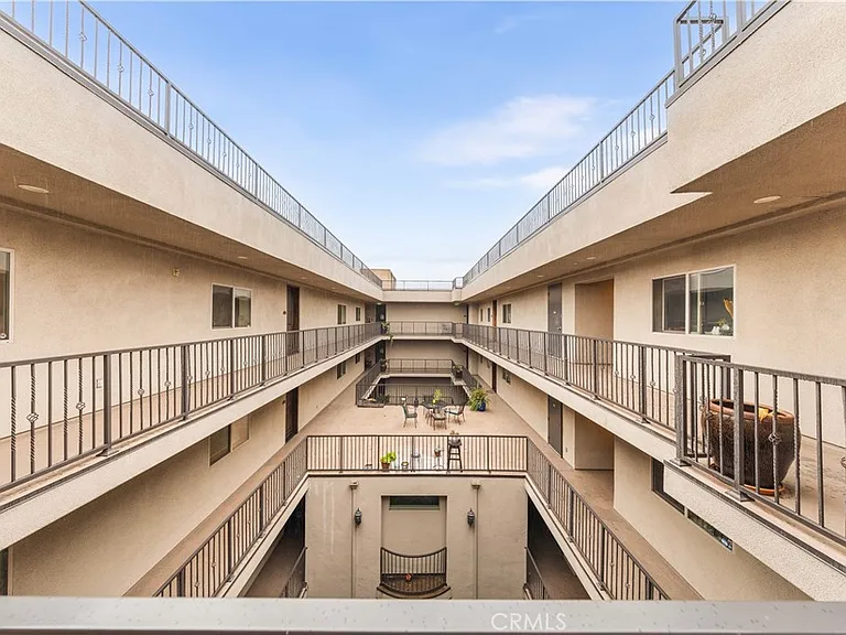 11218 Camarillo St #404 — Photo 31