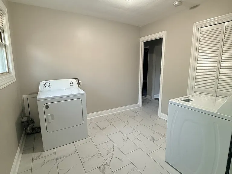 17002 Greenbay Ave — Photo 11