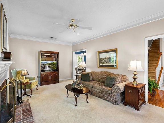 4th image of 122 Misty Crest Cir