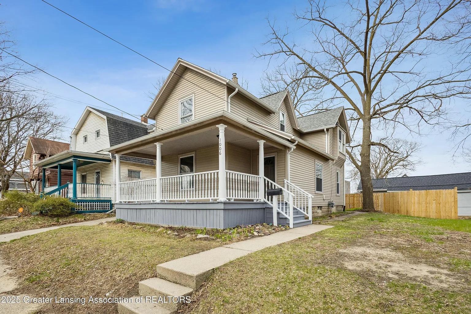 1006 S Grand Ave photo 1