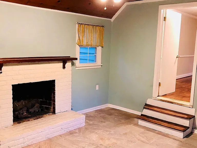 808 Cowan Rd — Photo 4