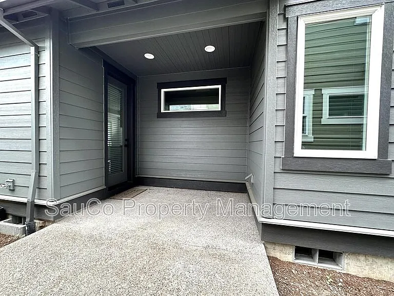 6442 SE Provence St — Photo 25