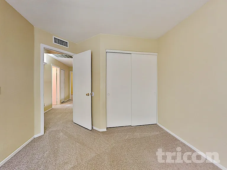 8841 W Maryland Ave — Photo 12