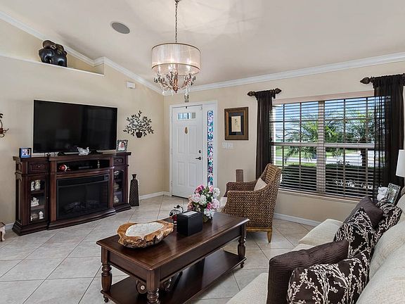 2nd image of 774 Lake August Dr