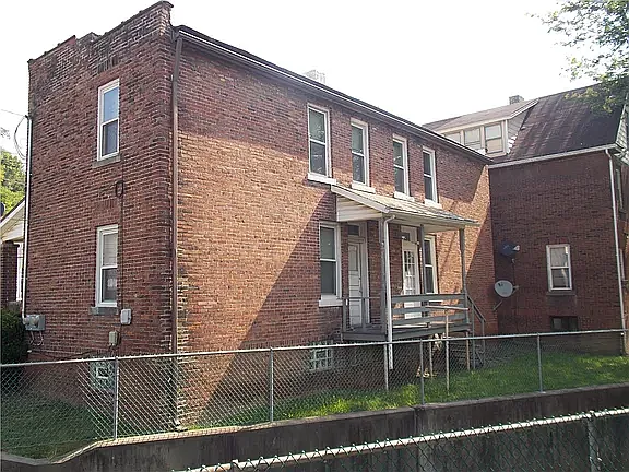 621 W Penn St — Photo 6