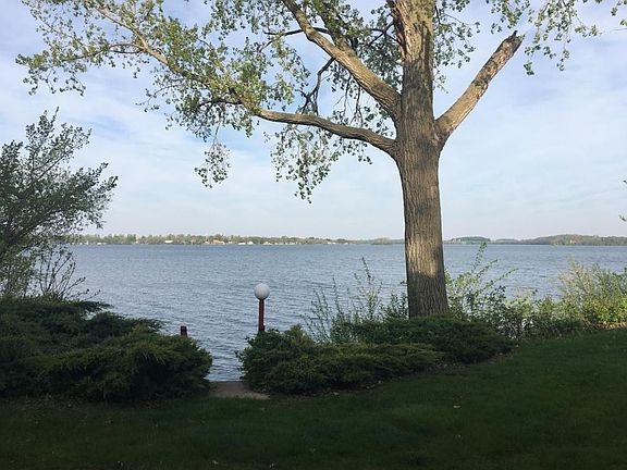 3rd image of 1206 Lakeside Ave