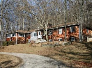 17 Woodbrook Rd, Hampton, NJ 08827