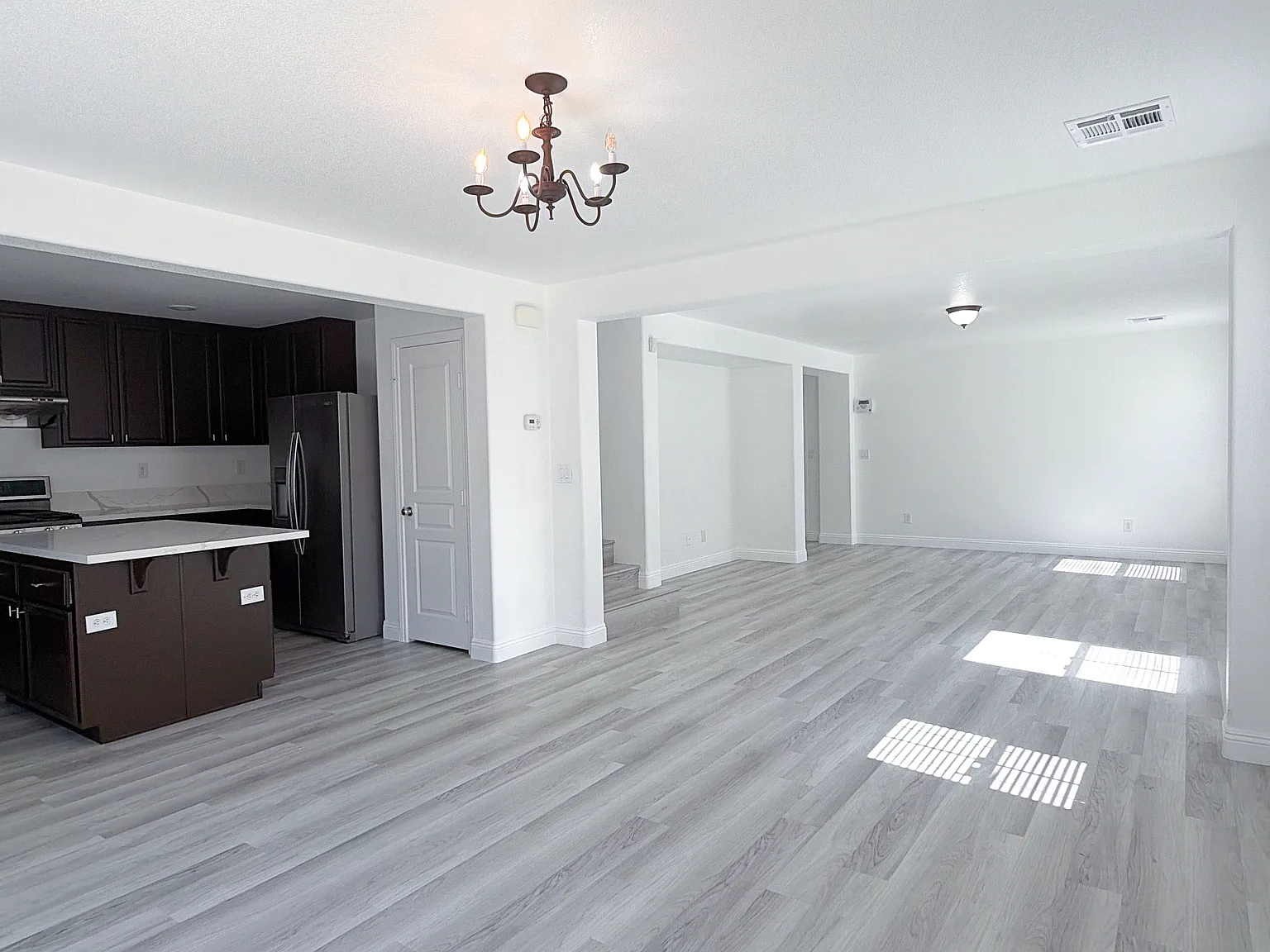 3 bed, 1985 sqft, $2,450 — Photo 1