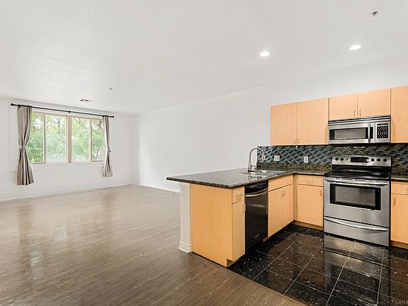 3rd image of 1501 Front St Unit 214