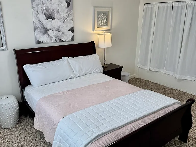 572 Harloe Ave — Photo 14