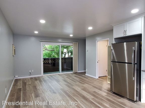 5th image of 3762 Poinciana Dr #4