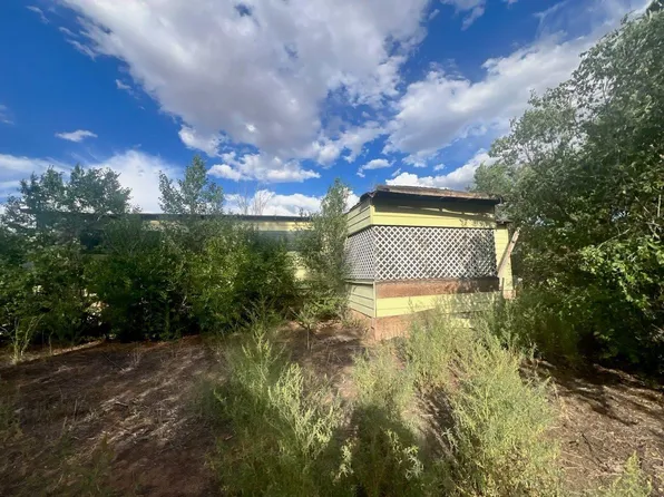 1606 Prewitt St, Milan, NM 87021