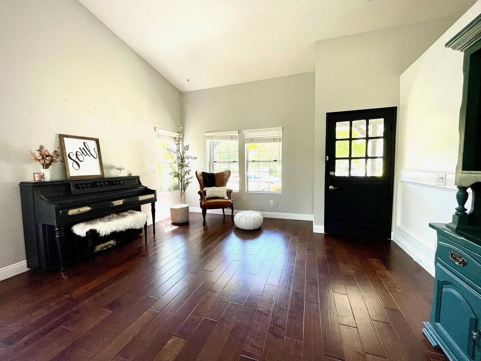 Kristin Ln, Saugus — Photo 4