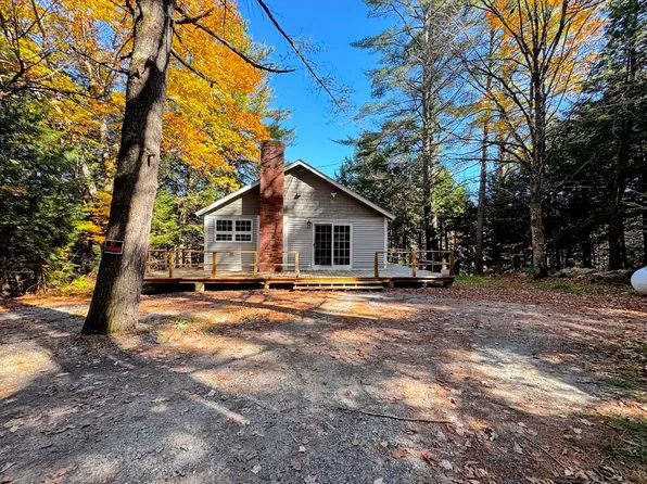709 E Deering Road, Deering, NH 03244