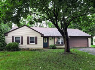 28 Sedgwick Rd, Oswego, IL 60543