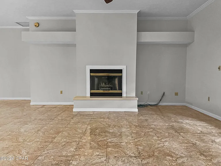 216 Sundial St — Photo 3