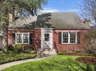 104 S Albert St, Mount Prospect, IL 60056