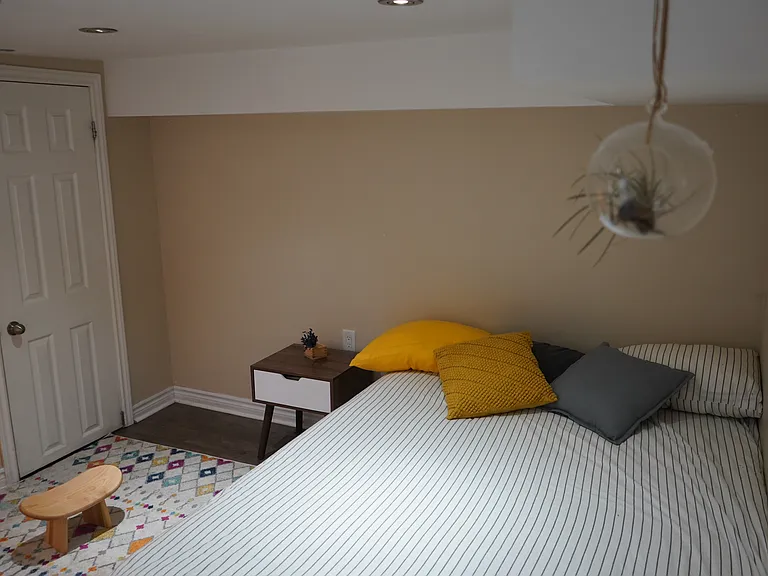 163 Campbell Ave #BASEMENT — Photo 9