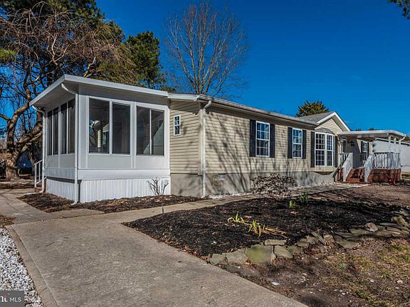 4th image of 32623 W Berkley Ct