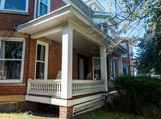 27 N College St, Athens, OH 45701