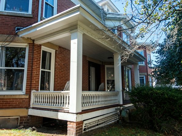 27 N College St