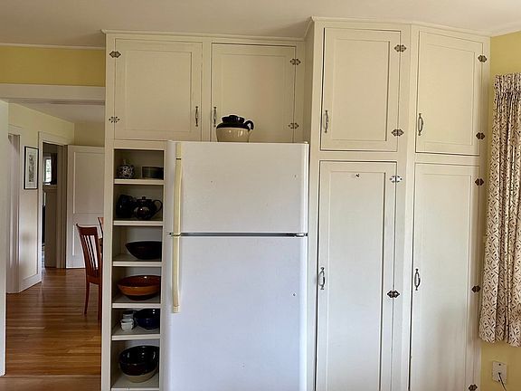 4th image of 107 Woodbridge St