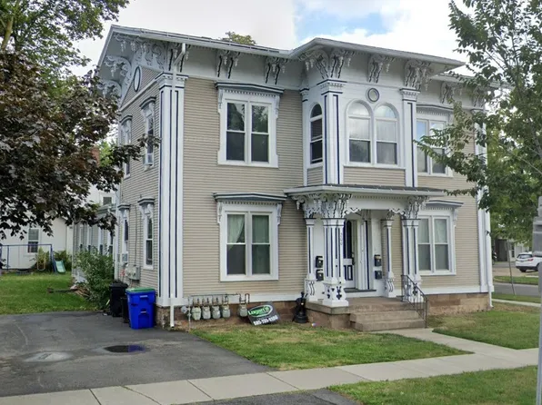 200 W Center St, Medina, NY 14103