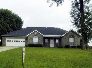 253 Spring Chase Cir, Kathleen, GA 31047