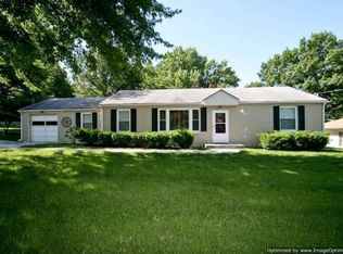 905 NE Shady Lane Dr, Kansas City, MO 64118